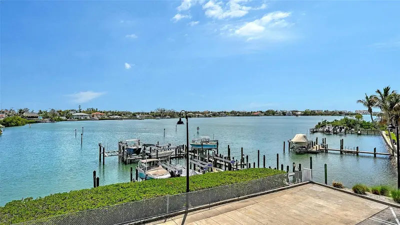516 Tamiami Trl S #306, FL