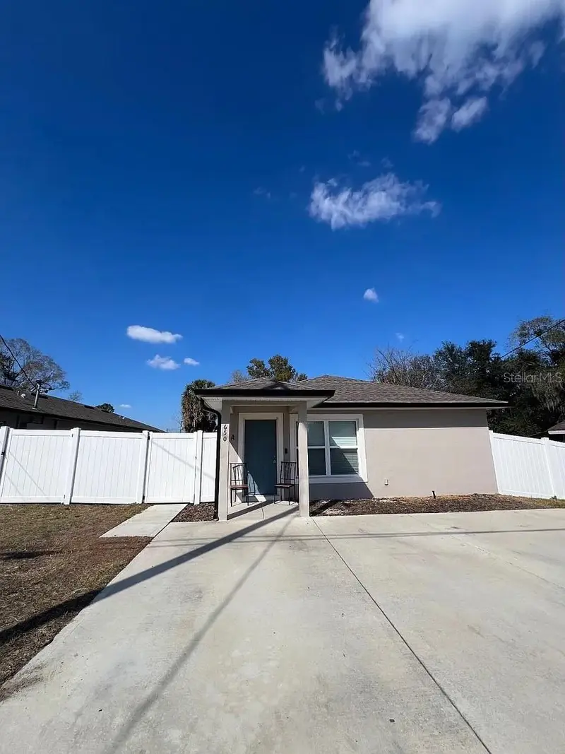 650 E Grapefruit Ave, FL