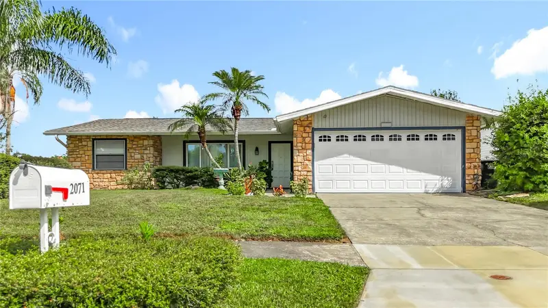 2071 Butternut Cir E, FL