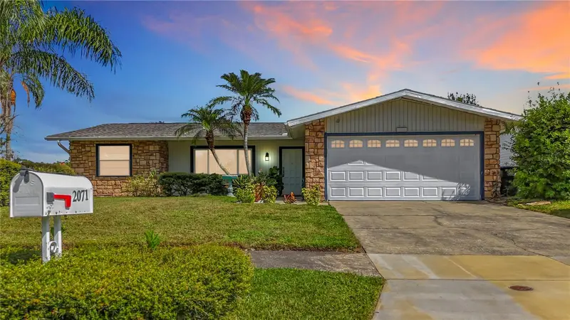 2071 Butternut Cir E, FL