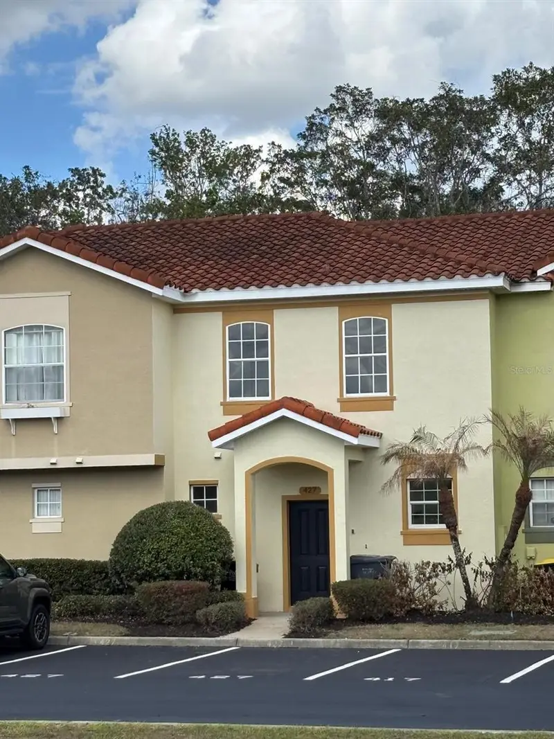 427 Madison Cir, FL