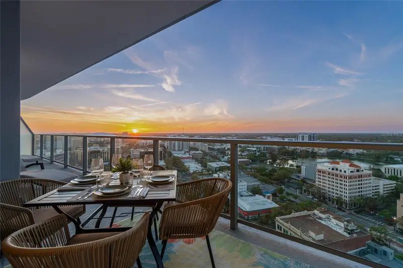 400 Central Ave #2102, FL