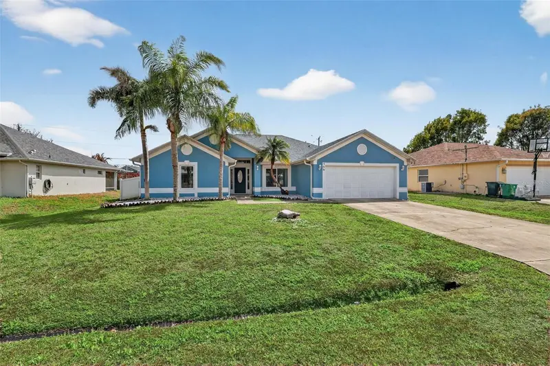 566 Sw Sea Holly Ter, FL