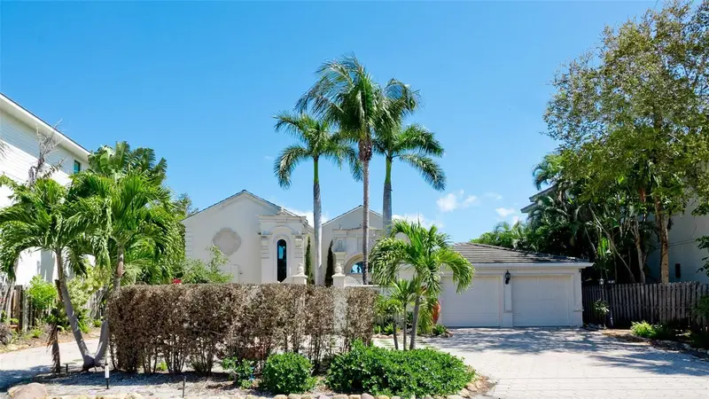 8213 Midnight Pass Rd, FL