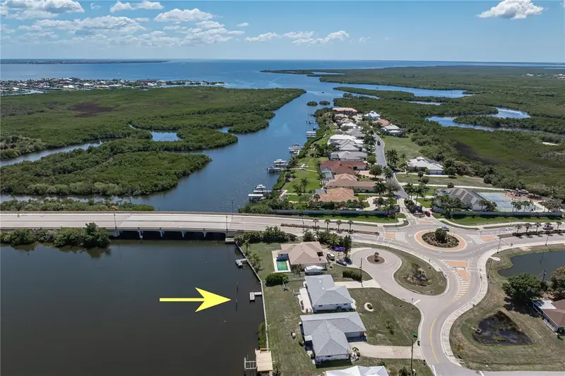 109 W Tarpon Blvd Nw, FL