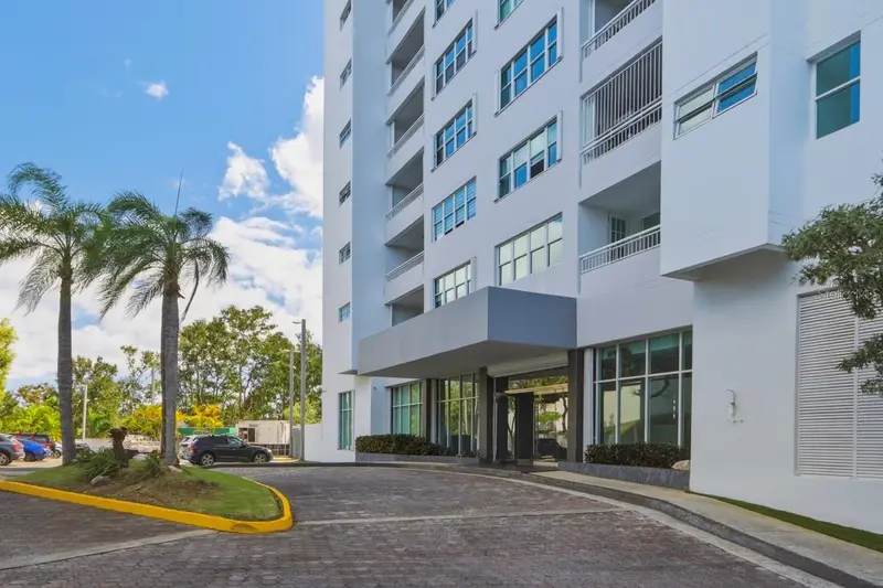 Cond. Puerto Paseos Avenida Felisa Rincon Gautier #2104, PR