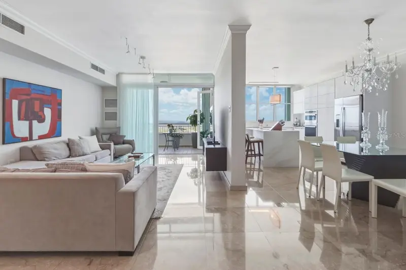 Cond. Puerto Paseos Avenida Felisa Rincon Gautier #2104, PR
