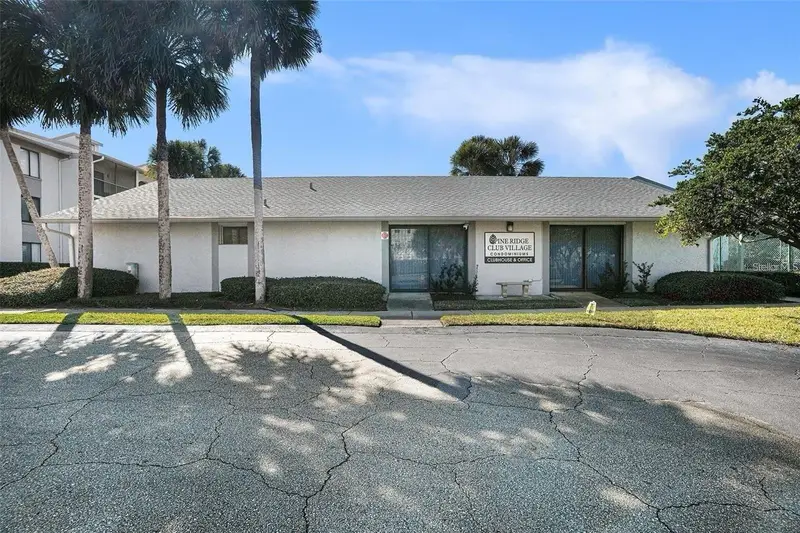 1512 S Pine Ridge Cir #12, FL