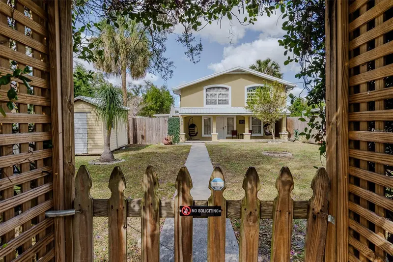 203 W Crest Ave, FL