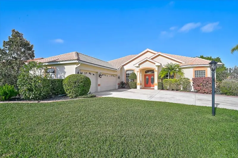 4422 Mcintosh Lake Ave, FL