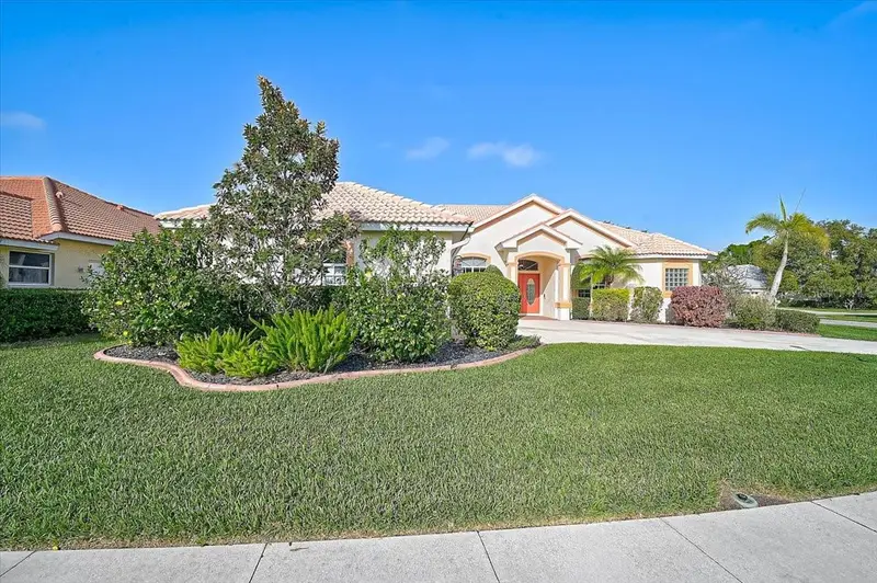 4422 Mcintosh Lake Ave, FL