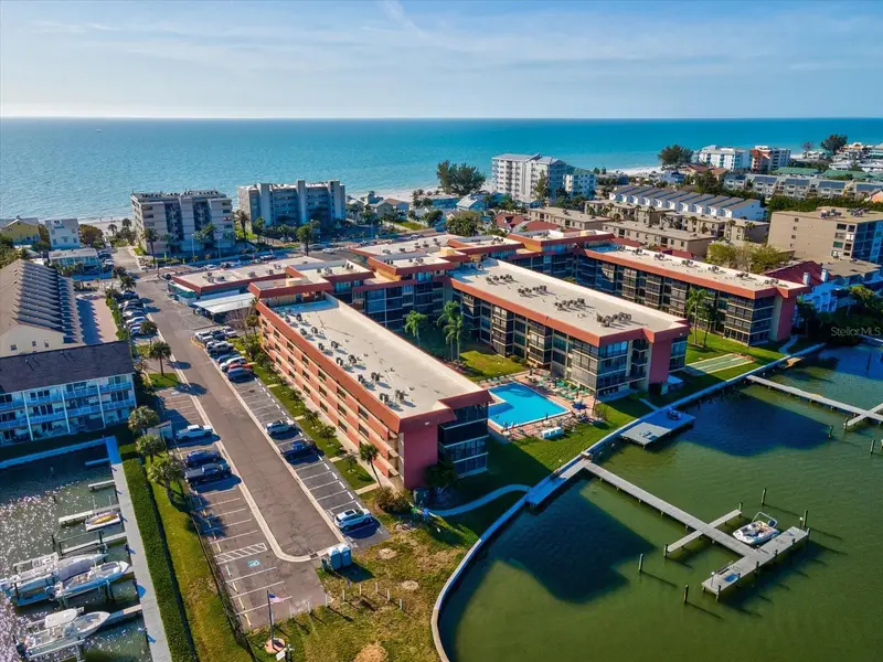 19701 Gulf Blvd #105, FL