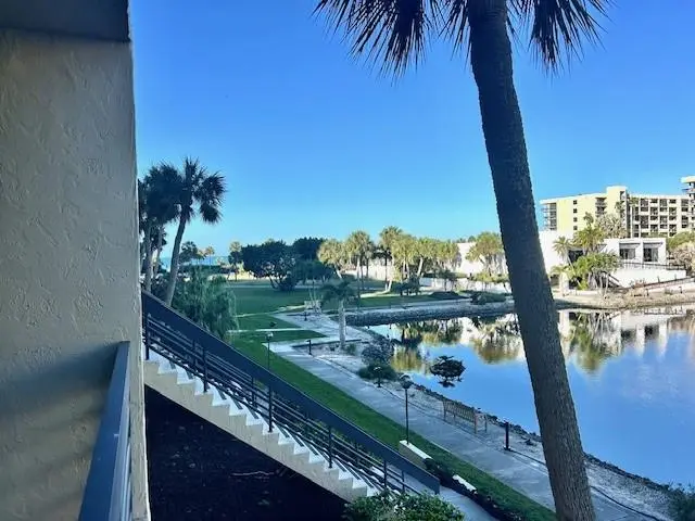 1095 Gulf Of Mexico Dr #104, FL