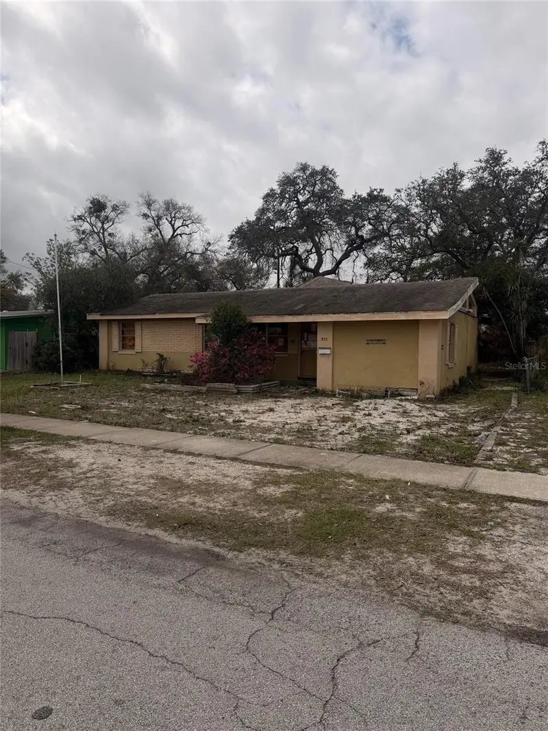 830 Berkshire Rd, FL