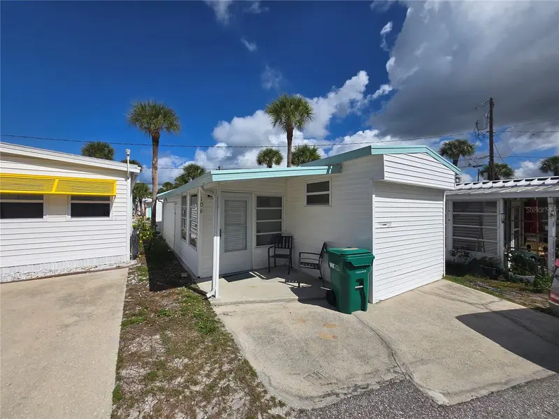 106 Aura St, FL