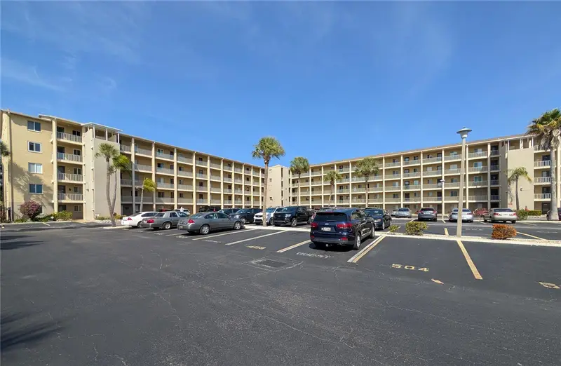 3624 Lake Bayshore Dr #K-303, FL