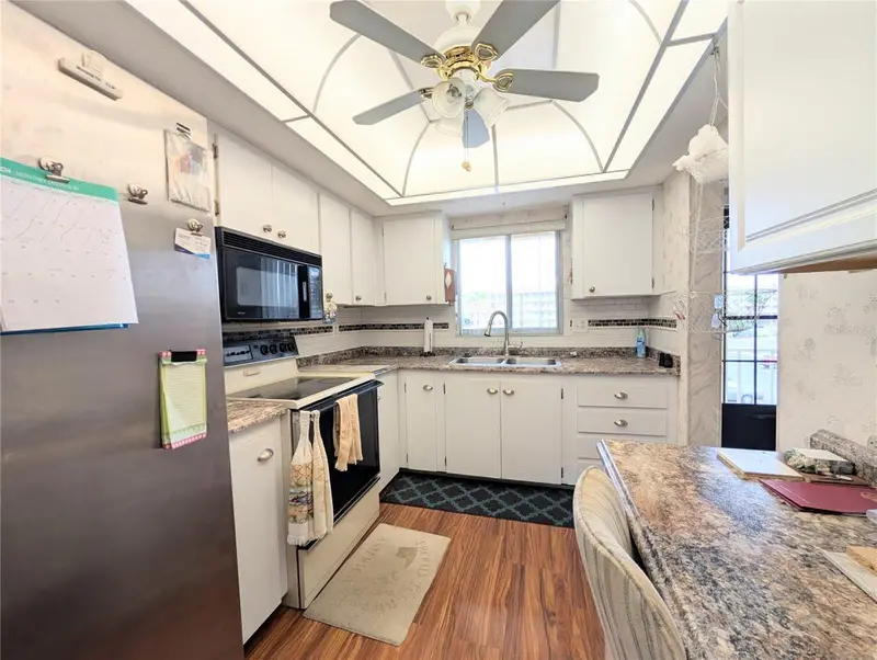 3624 Lake Bayshore Dr #K-303, FL