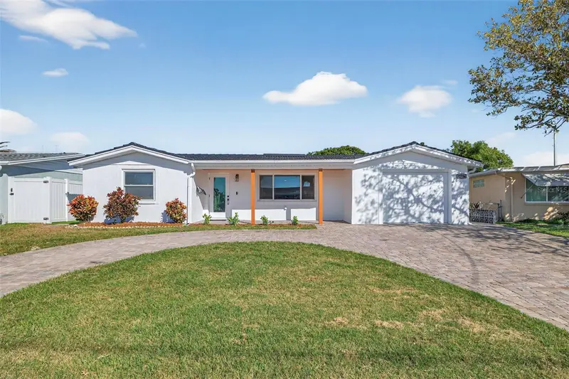 12734 2nd Isle, FL