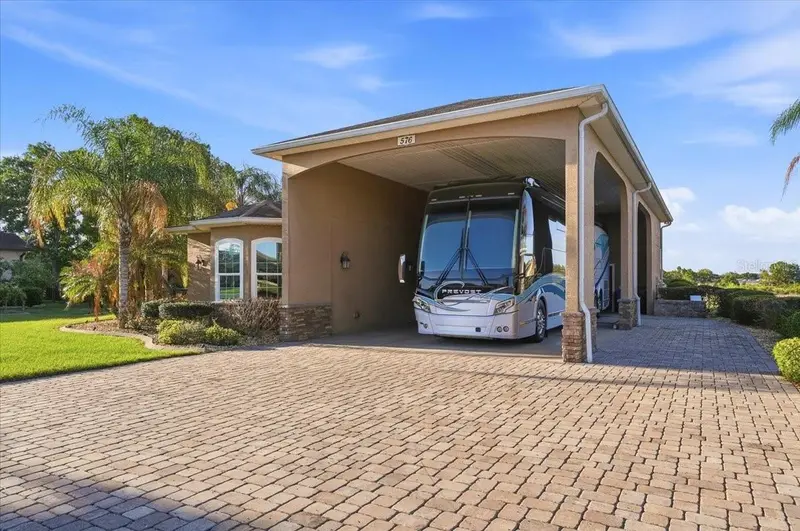 576 Meandering Way, FL