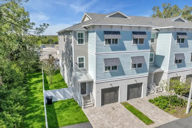 1237 Savona Dr Ne, FL
