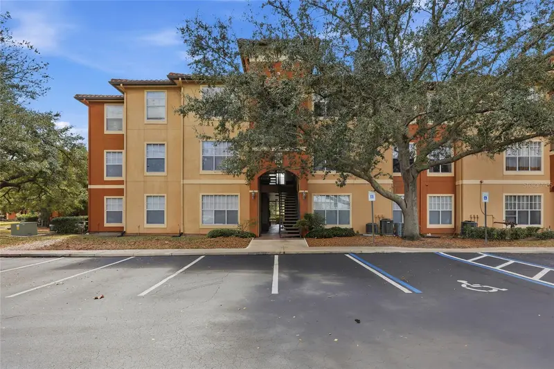 5518 Metrowest Blvd #11-104, FL