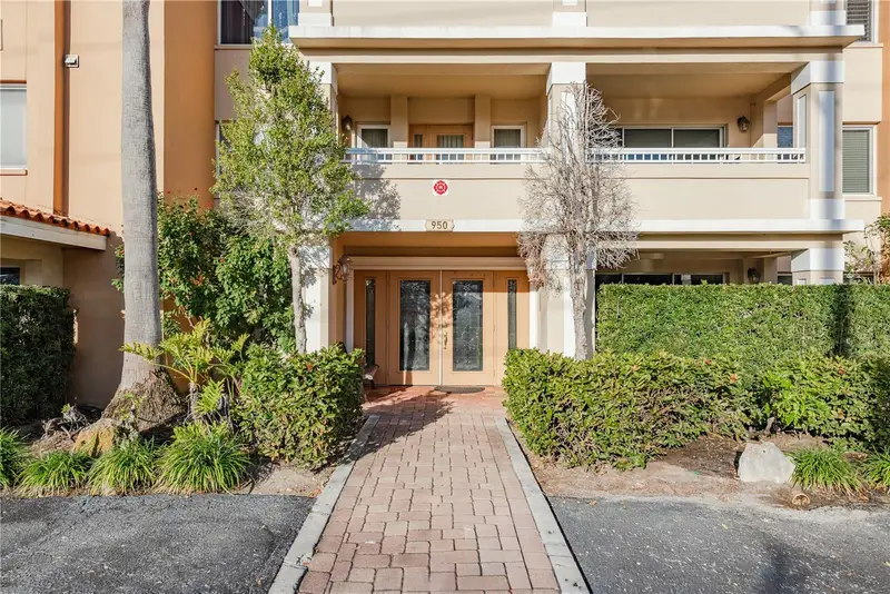 950 Broadway #103, FL