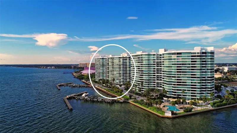 988 Blvd Of The Arts #1411, FL