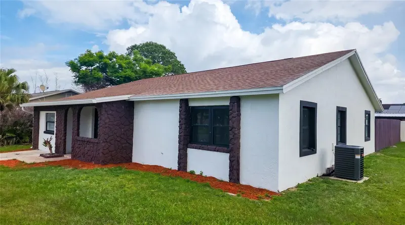 107 Iguala Dr, FL