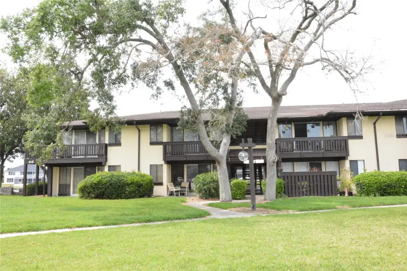 46 Club House Dr #208, FL