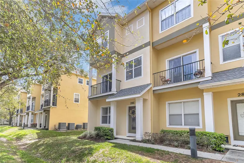 28 W Esther St #E, FL