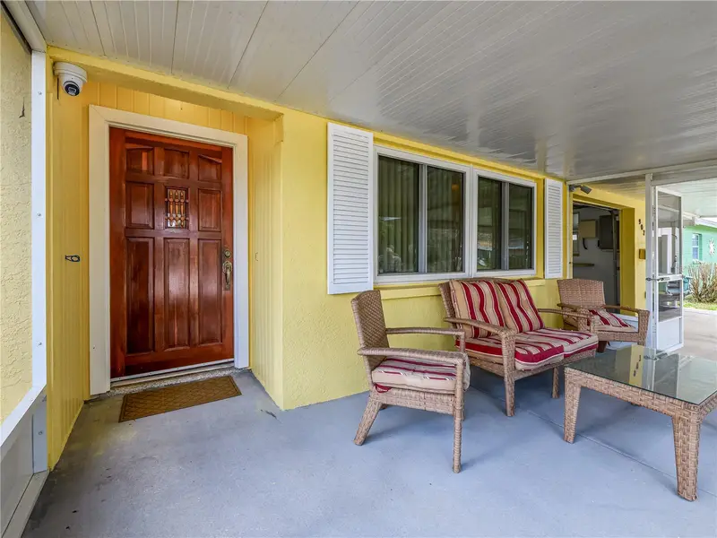 907 Hillside Ter, FL
