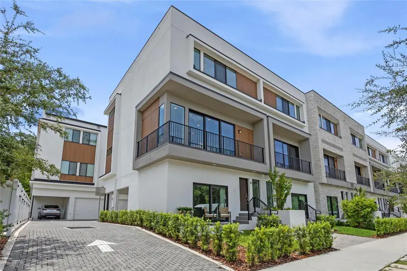 52 W Harding St #A, FL