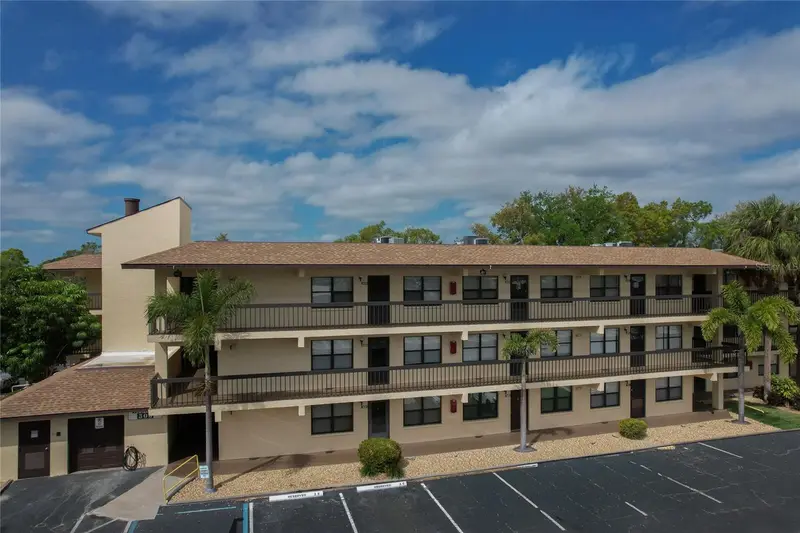305 30th Ave W #A208, FL