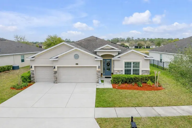637 Bluehearts Trl, FL