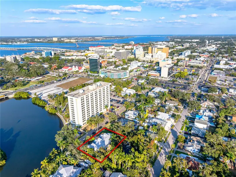 1559 7th Ave W, FL