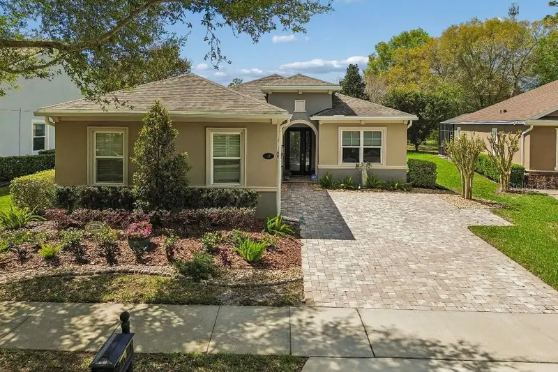 112 Suffolk Ct, FL