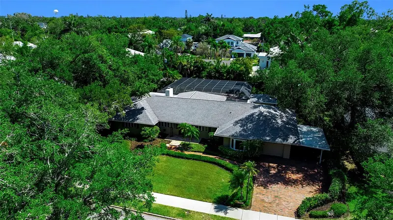 1714 South Dr, FL