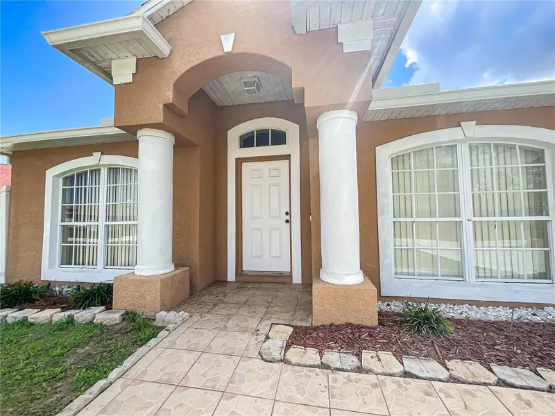 352 Clermont Dr, FL