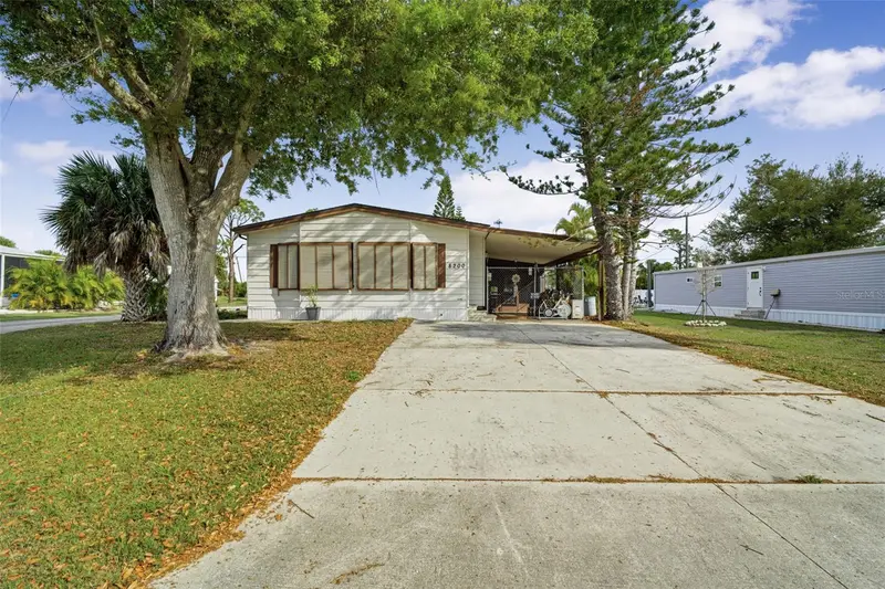8200 Archie St, FL