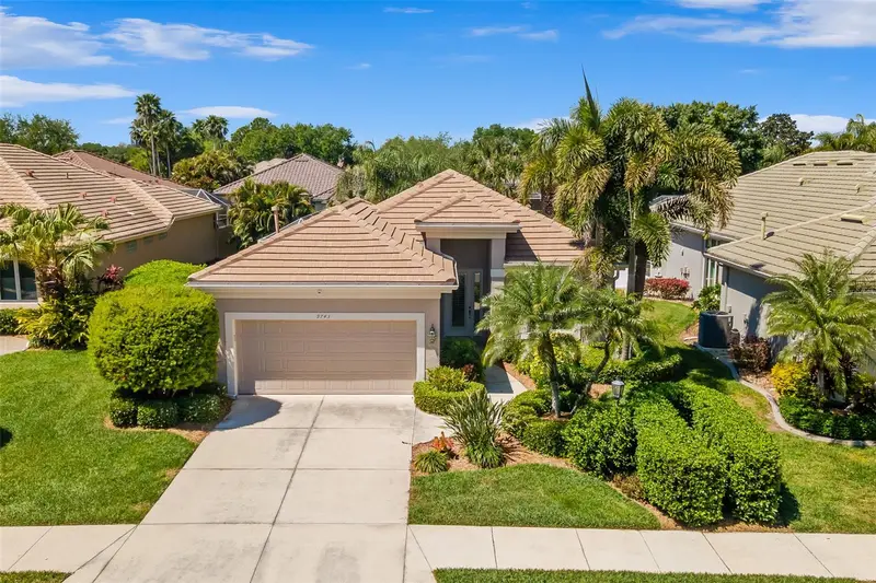 9743 53rd Dr E, FL