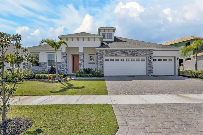 914 Signet Dr, FL