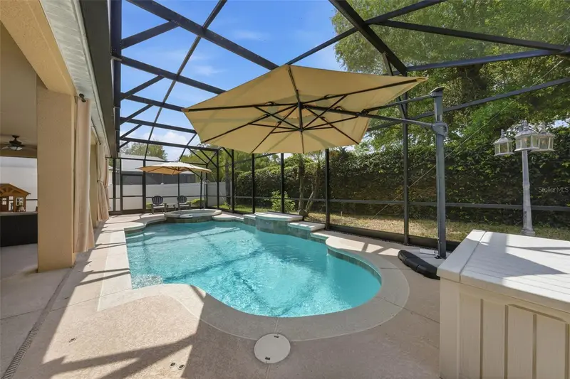 979 Counts Crest Cir, FL
