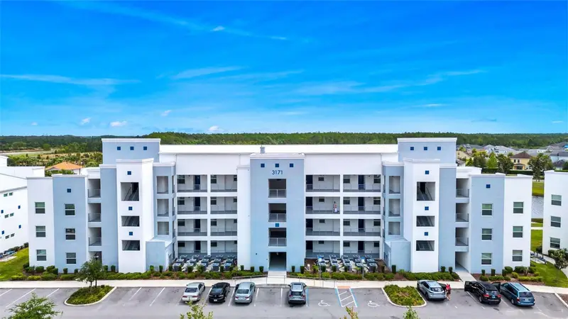 3171 Paradox Cir #104, FL