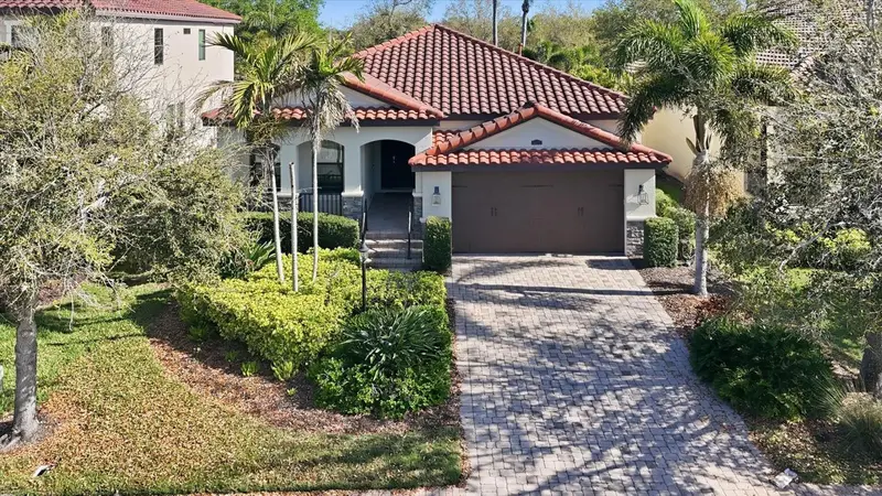 5423 Title Row Dr, FL