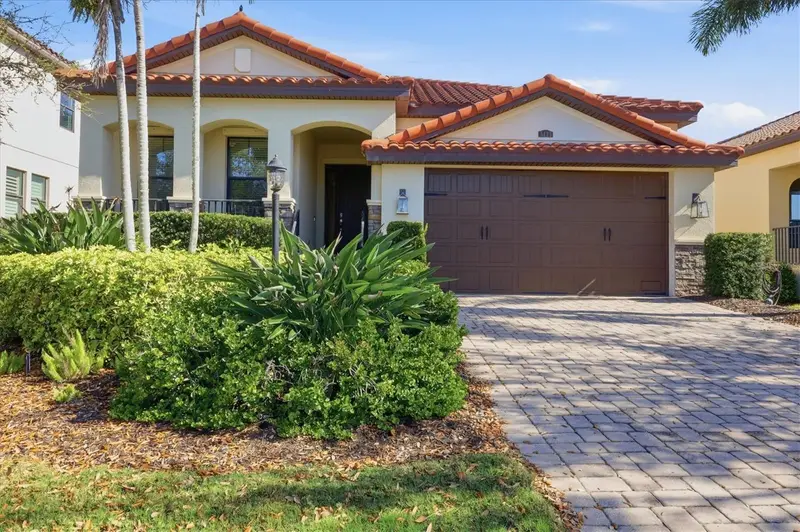 5423 Title Row Dr, FL