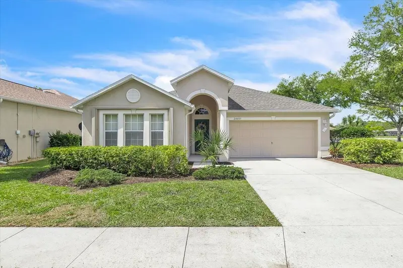 24483 Lakeside Mnr, FL