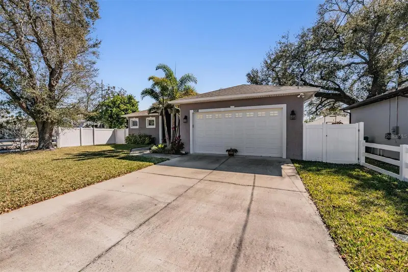 3008 W Leroy St, FL