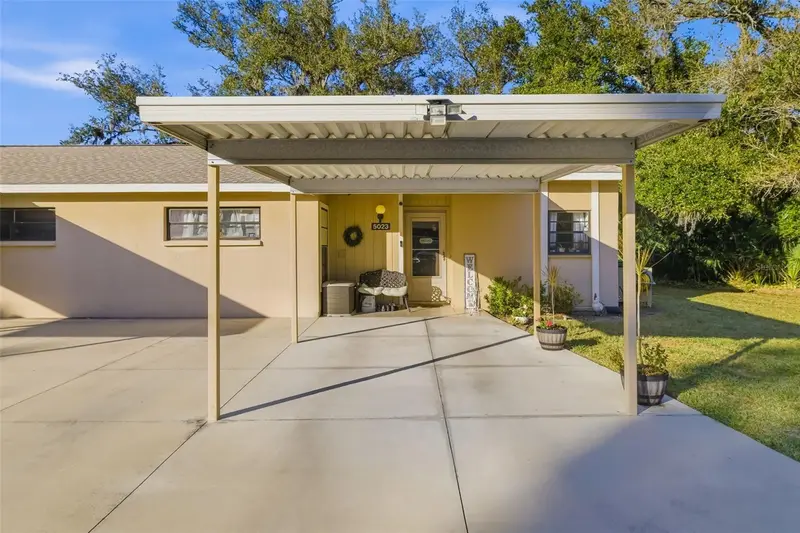 5023 Village Gardens Dr #29, FL