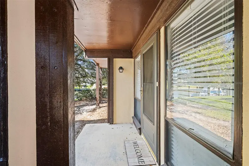 42 Club House Dr #101, FL