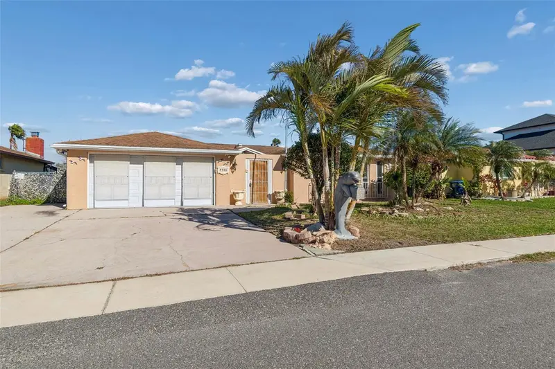 9900 Island Harbor Dr, FL